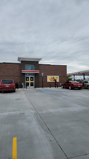 Gas Station «QuikTrip», reviews and photos, 290 E 4th St, Eureka, MO 63025, USA