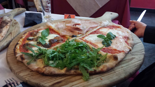 Pizzeria OMastro in Latina, Provincia di Latina