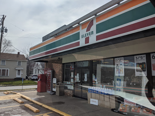 7-Eleven, 16165 Hilliard Rd, Lakewood, OH 44107, USA, 