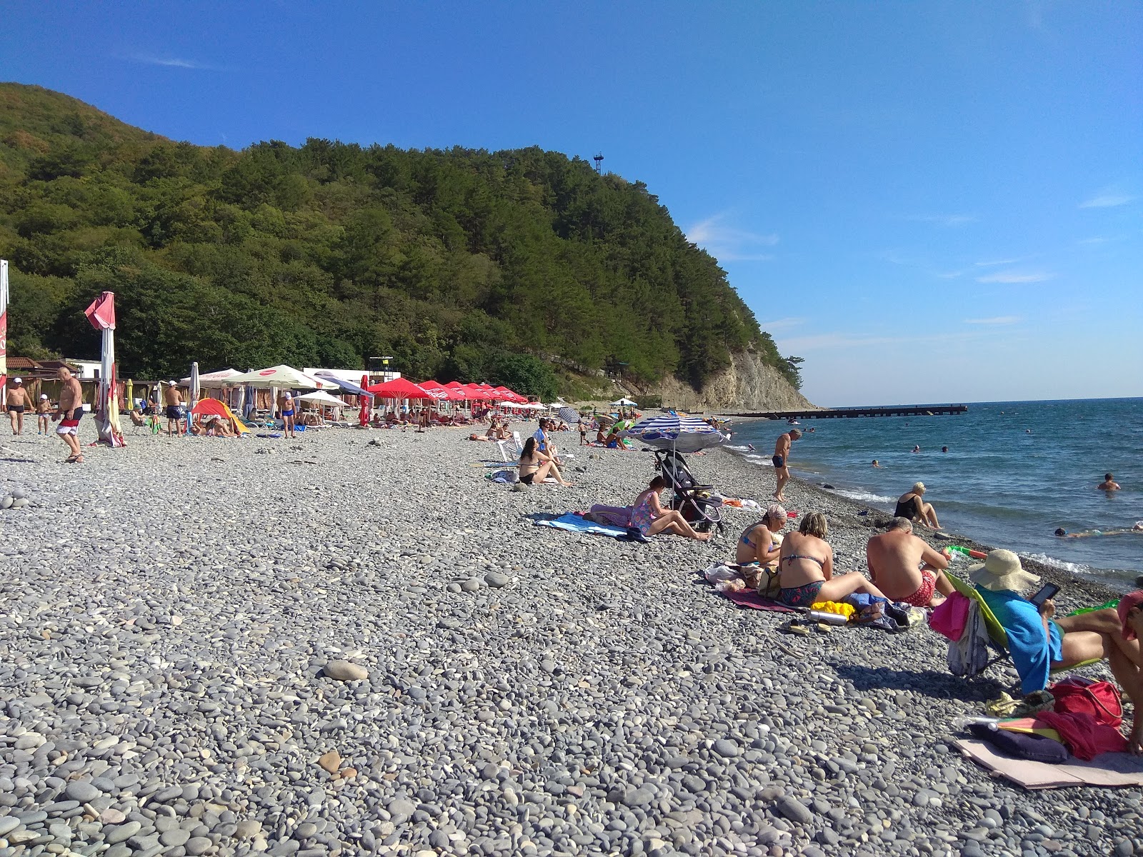 Foto von Praskoveevki Strand mit geräumiger strand