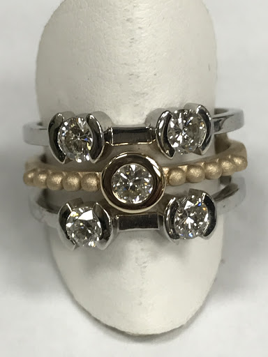 Jewelry Store «Jewelry Connection Inc», reviews and photos, 956 Brookwood Center, Fenton, MO 63026, USA