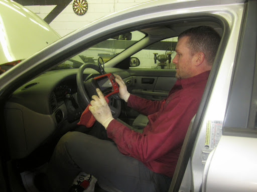 Auto Repair Shop «Pontiac Lake Services Inc», reviews and photos, 8437 Highland Rd, White Lake, MI 48386, USA