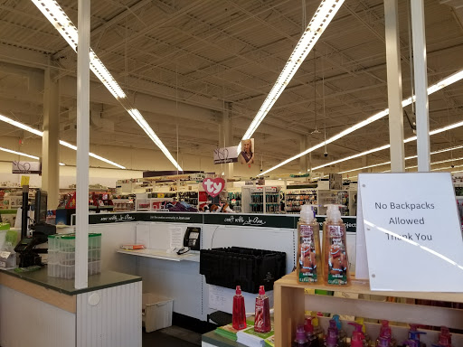 Fabric Store «Jo-Ann Fabrics and Crafts», reviews and photos, 22914 Victory Blvd, Woodland Hills, CA 91367, USA