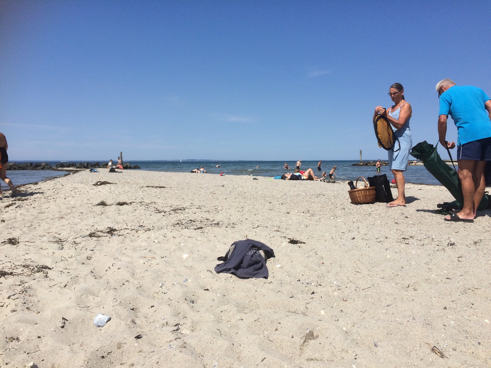 Photo de Bogense Beach avec l'eau cristalline de surface