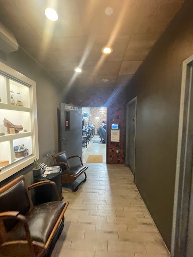 Barber Shop «Buck & Beard Barbershop», reviews and photos, 815 NE 13th St, Fort Lauderdale, FL 33304, USA