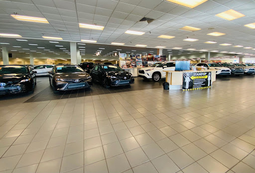 Toyota Dealer «Kings Toyota - New Cars, Indoor Showroom», reviews and photos, 4700 Fields Ertel Rd, Cincinnati, OH 45249, USA