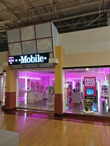 Cell Phone Store «T-Mobile», reviews and photos, 3000 Grapevine Mills Pkwy #105, Grapevine, TX • 76051-2011, USA