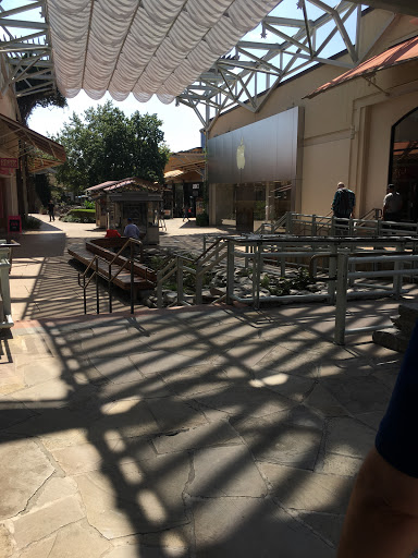 Computer Store «Apple La Cantera», reviews and photos, 15900 La Cantera Pkwy, San Antonio, TX 78256, USA