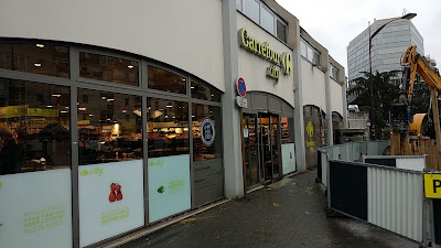 Carrefour City à Sèvres