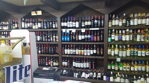 Wine Store «Farmington Hills Wine & Liquor», reviews and photos, 24233 Orchard Lake Rd, Farmington Hills, MI 48336, USA