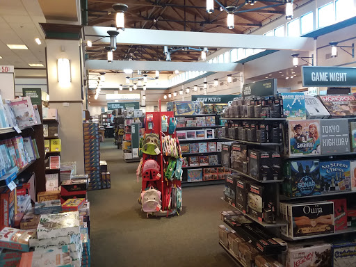 Book Store «Barnes & Noble», reviews and photos, 235 Daniel Webster Hwy, Nashua, NH 03060, USA