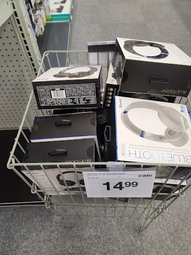 Office Supply Store «Staples», reviews and photos, 600 S St W, Raynham, MA 02767, USA