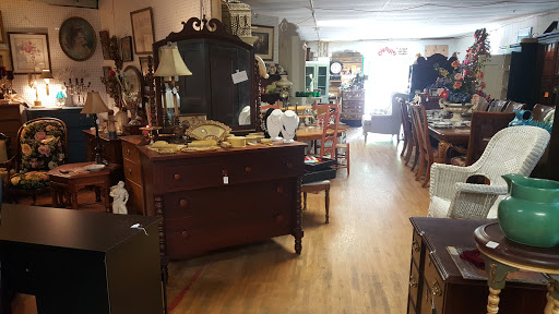 Antique Furniture Store «Useful Things Antiques & Collectibles Store», reviews and photos, 11 Crenshaw Ln, Coxs Creek, KY 40013, USA
