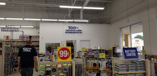 Hardware Store «Harbor Freight Tools», reviews and photos, 1045 W Orange Blossom Trail, Apopka, FL 32712, USA