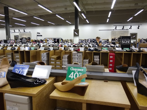 Shoe Store «DSW Designer Shoe Warehouse», reviews and photos, 7896 Dublin Blvd, Dublin, CA 94568, USA