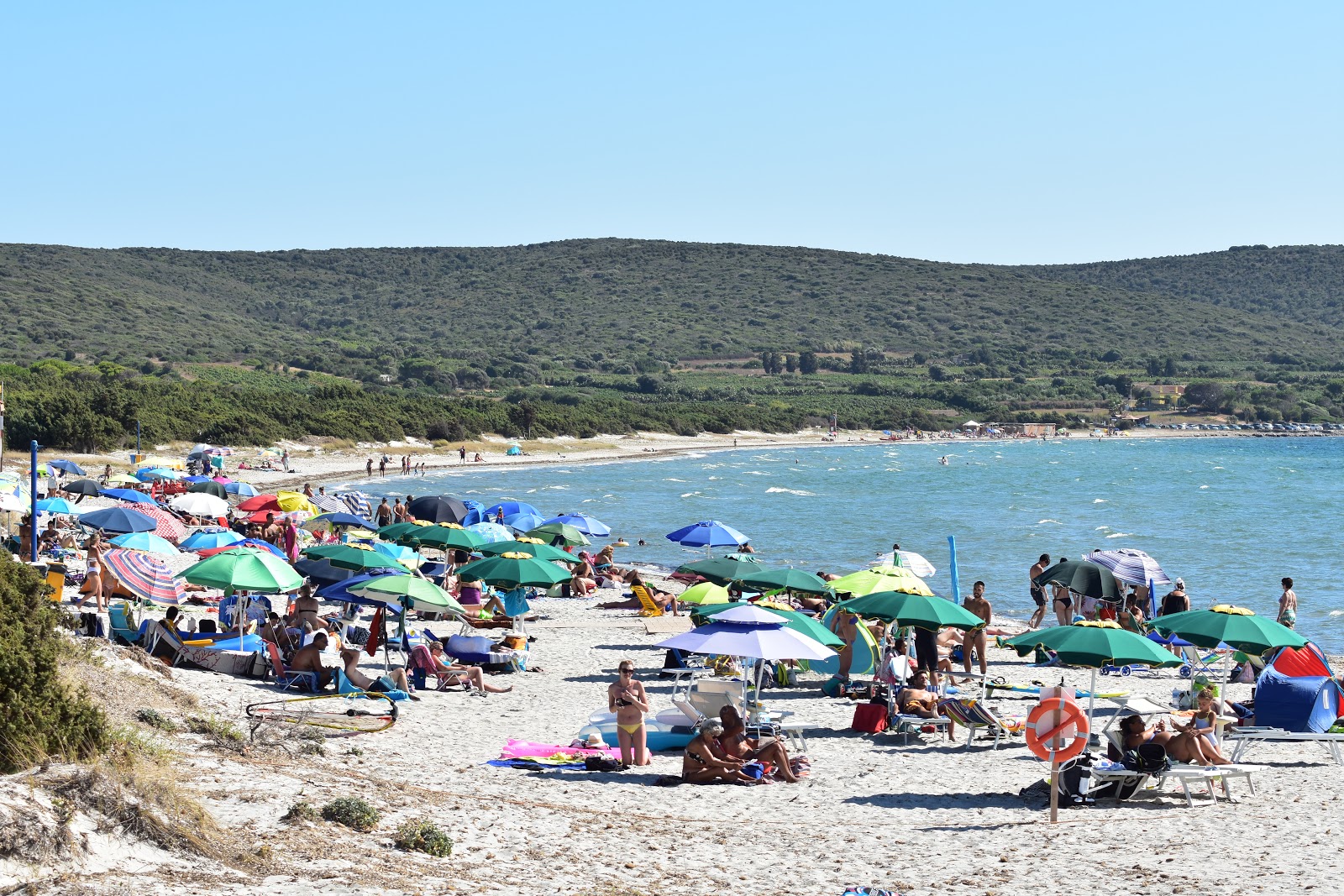 Fotografija Divji veter Plaža Sardinija nahaja se v naravnem okolju