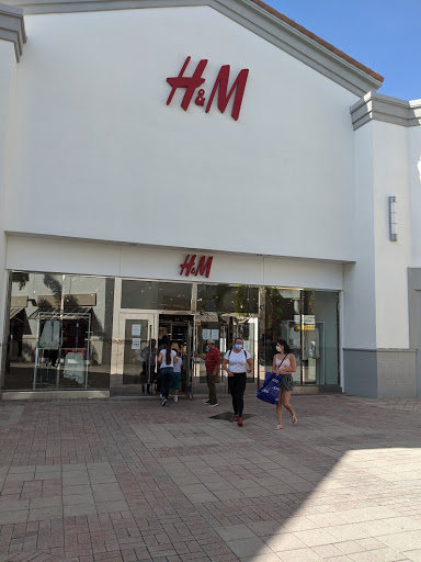 H&M