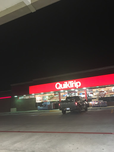 Gas Station «QuikTrip», reviews and photos, 2321 N Beach St, Haltom City, TX 76111, USA