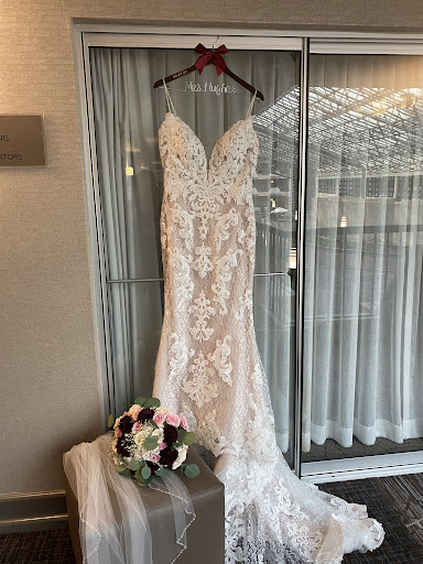 Bridal Shop «Bridal Suite of Bay Shore», reviews and photos, 7 W Main St, Bay Shore, NY 11706, USA