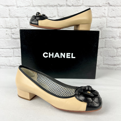 Consignment Shop «Sell Your Sole Consignment Boutique», reviews and photos, 2121 1st Ave Suite 101, Seattle, WA 98121, USA