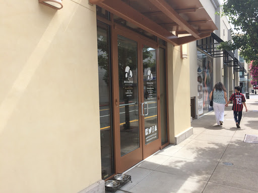 Shopping Mall «Bridgeport Village», reviews and photos, 7455 SW Bridgeport Rd, Tigard, OR 97224, USA