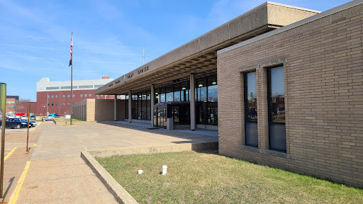 Post Office «United States Postal Service», reviews and photos, 615 6th Ave SE, Cedar Rapids, IA 52401, USA