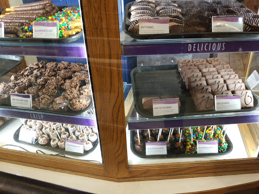 Chocolate Shop «Rocky Mountain Chocolate Factory», reviews and photos, 1419 1st Ave, Seattle, WA 98101, USA