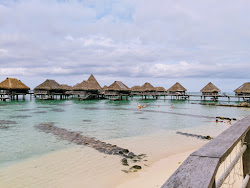 Foto von Hilton Moorea von Klippen umgeben