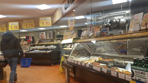 Supermarket «Wegmans», reviews and photos, 4256 James St, East Syracuse, NY 13057, USA