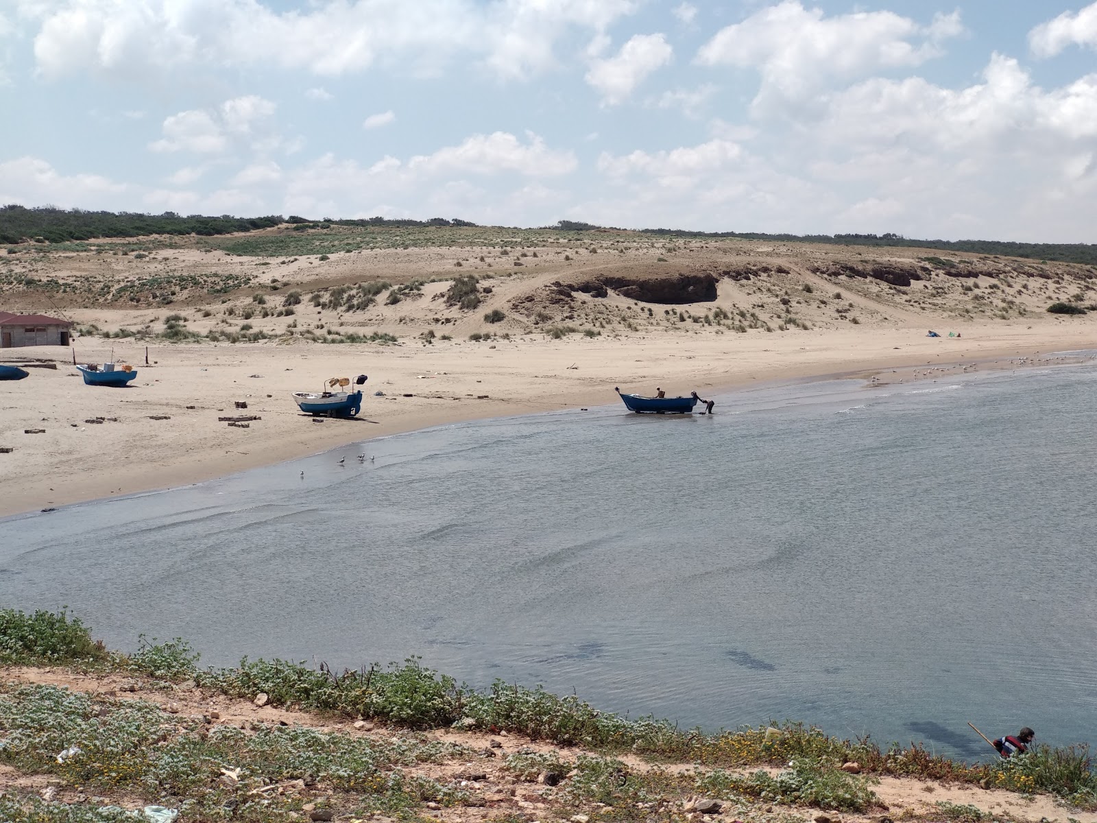 Foto av Plage Bouyafar med fin beige sand yta
