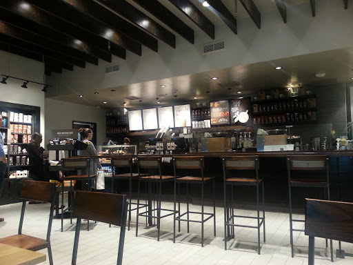 Shopping Mall «The Shops at Chestnut Hill», reviews and photos, 199 Boylston St, Chestnut Hill, MA 02467, USA