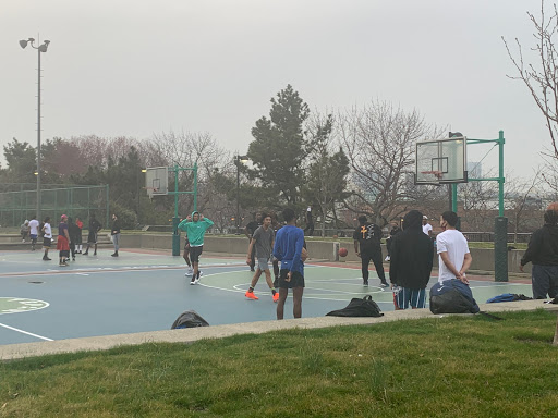 Basketball Courts at Riverside Park