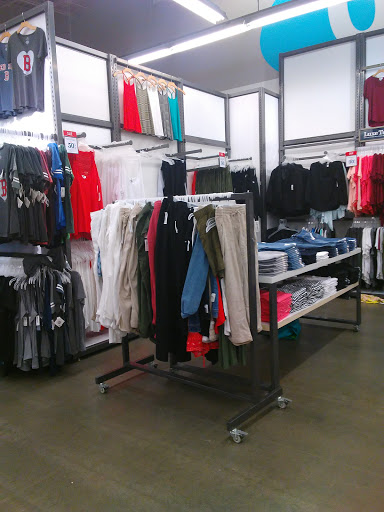 Clothing Store «Old Navy», reviews and photos, 8 Allstate Rd, Boston, MA 02125, USA