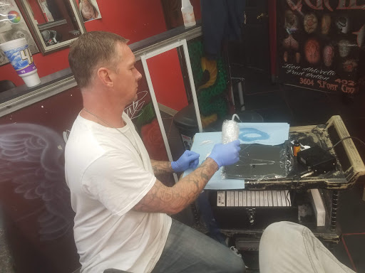 Tattoo Shop «Quality Ink -Tattoo and Piercing Studio», reviews and photos, 3604 Fort Crook Rd S, Bellevue, NE 68123, USA