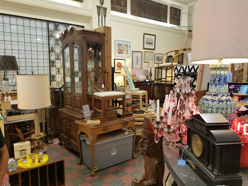 Thrift Store «New Elephant Resale Shop Of Chicago, NFP», reviews and photos, 2325 N Clark St, Chicago, IL 60614, USA