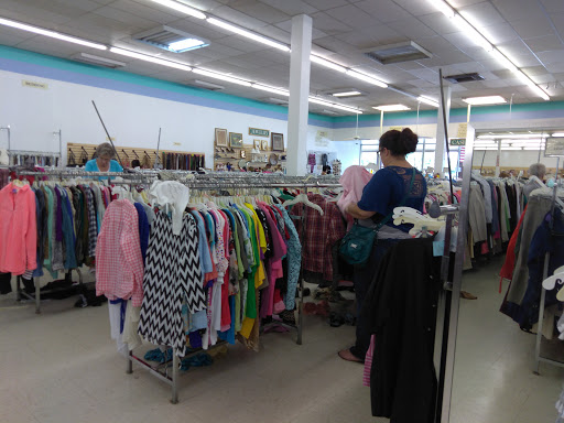 Shopping Mall «Freedom Village Shopping Center», reviews and photos, 1039 Alleghany St, Charlotte, NC 28208, USA