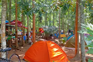 Kuya G Campsite image