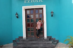 Exxonic ~ The Photography point image