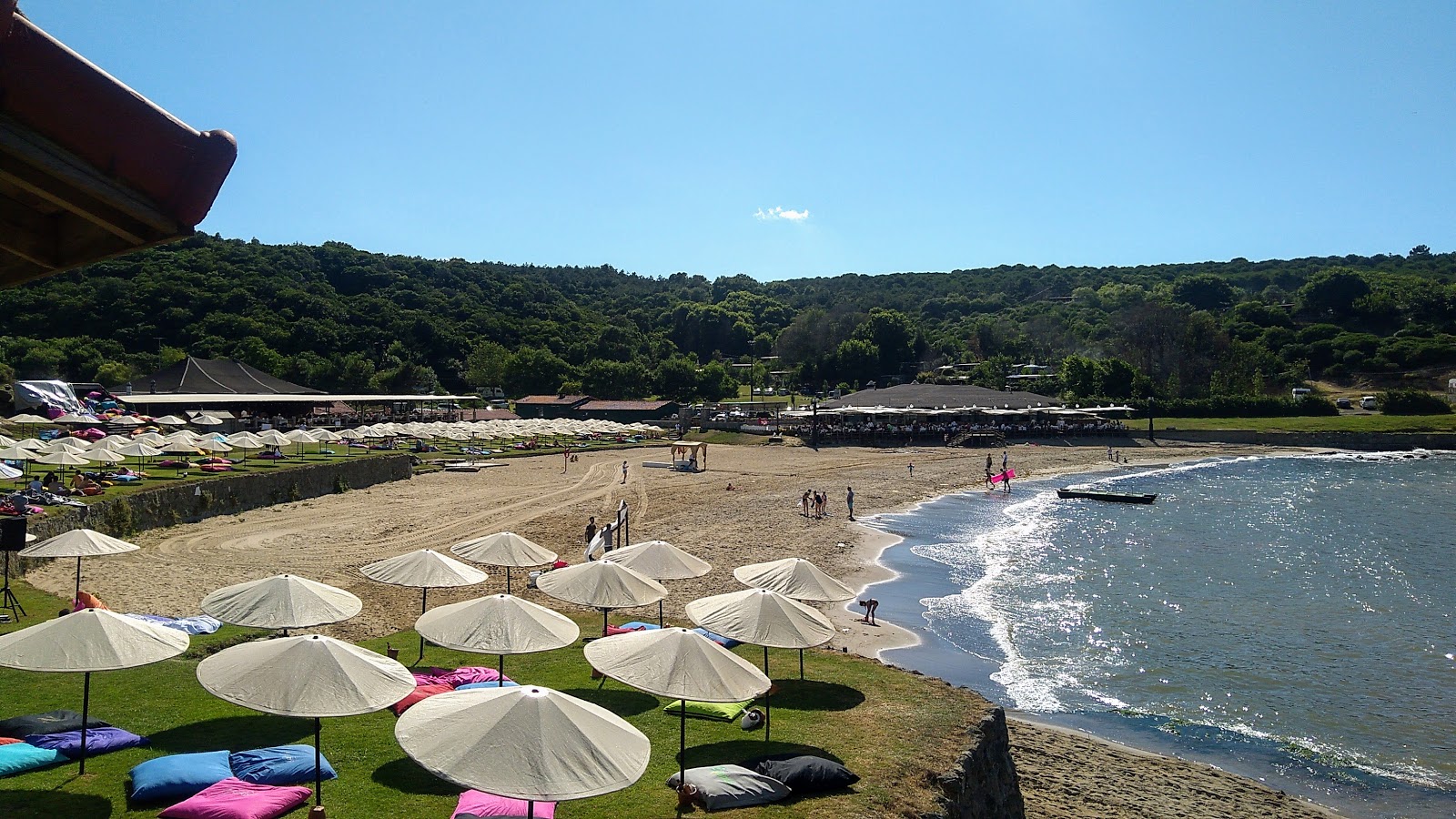 Foto von Uzunya beach mit beiger sand Oberfläche