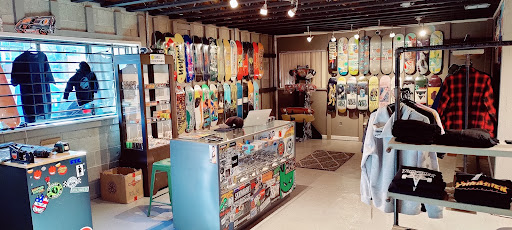 Skate Shop «Boulevard Skate Shop», reviews and photos, 3747 W Pacific Ave, Sacramento, CA 95820, USA