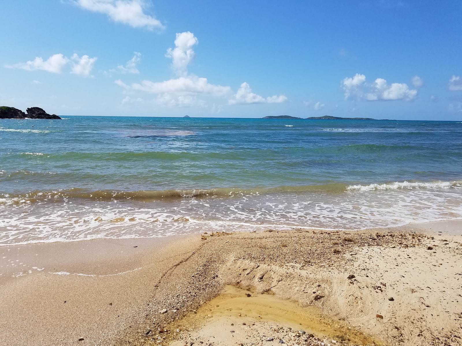 Bolongo Bay beach photo #9