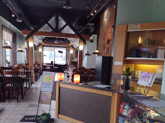 Len'Steves Restaurant and Lounge