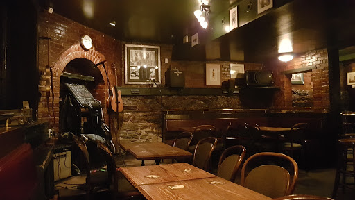 Bars with atmosphere in Montreal