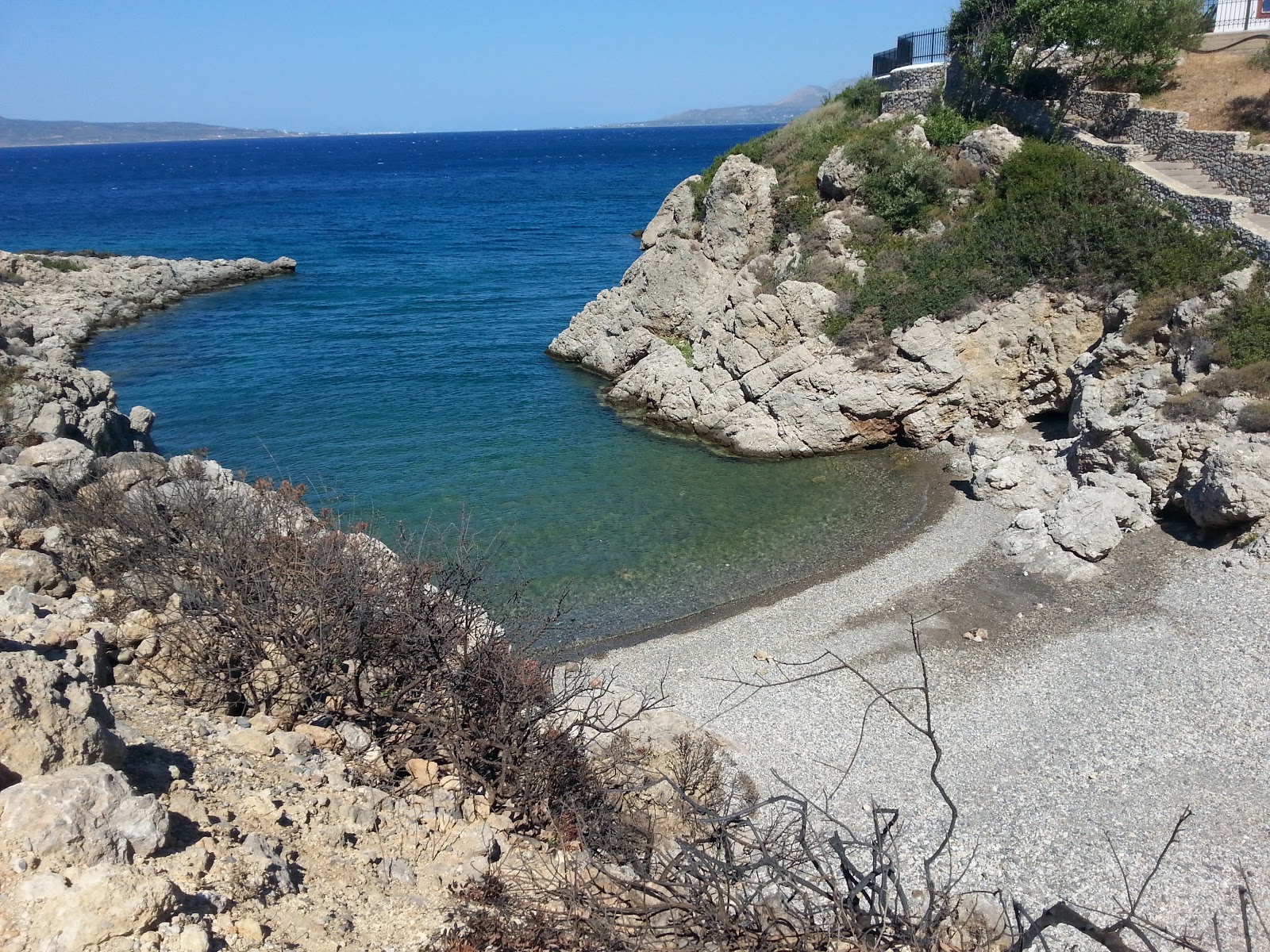 Zdjęcie Paleokastro beach II z powierzchnią szary kamyk