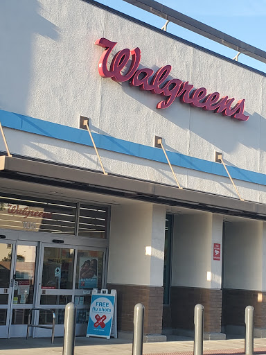 Drug Store «Walgreens», reviews and photos, 105 E Glenoaks Blvd, Glendale, CA 91207, USA