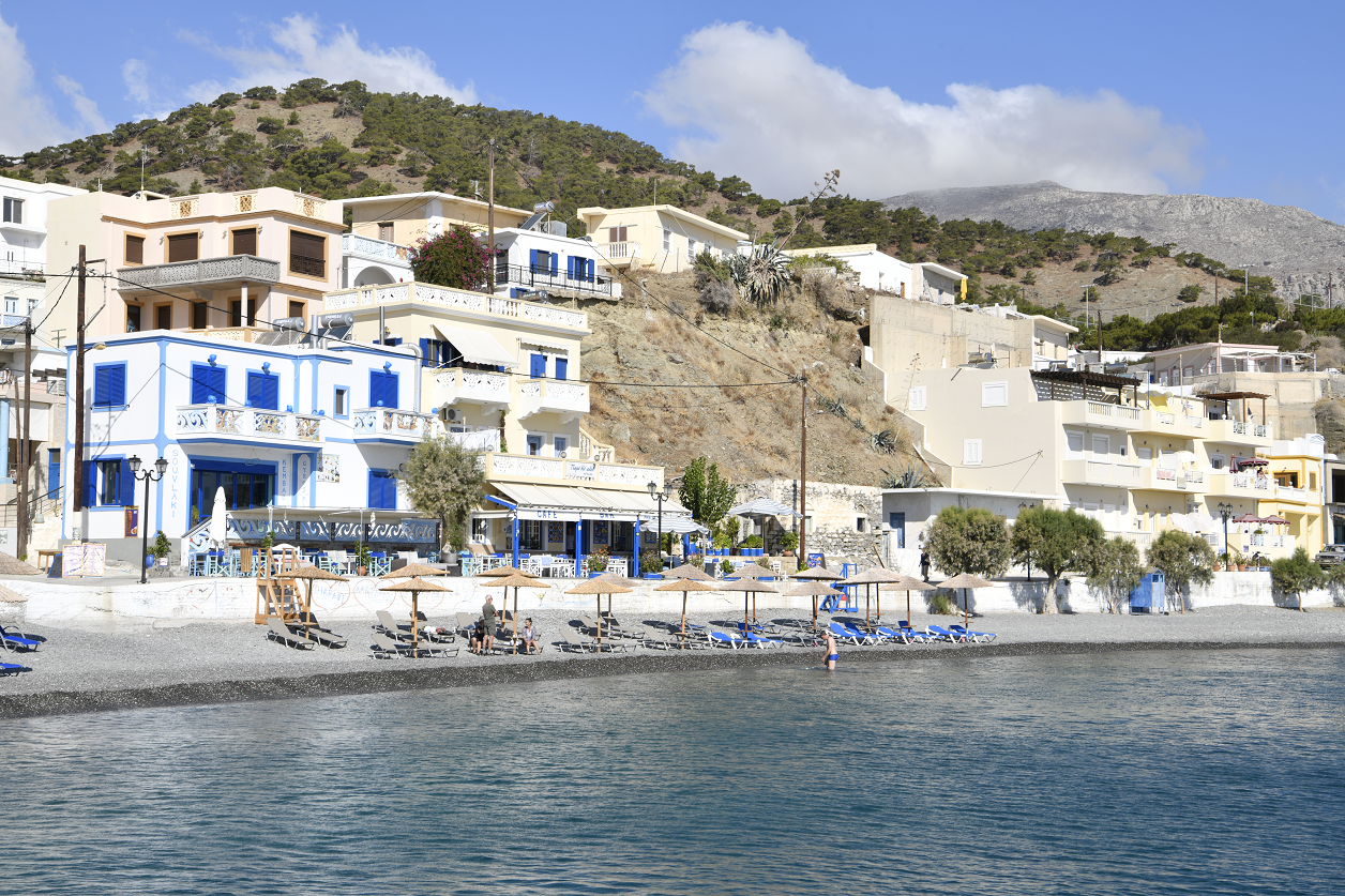 Φωτογραφία του Paralia Diafani με μικρά γκρι βότσαλα επιφάνεια
