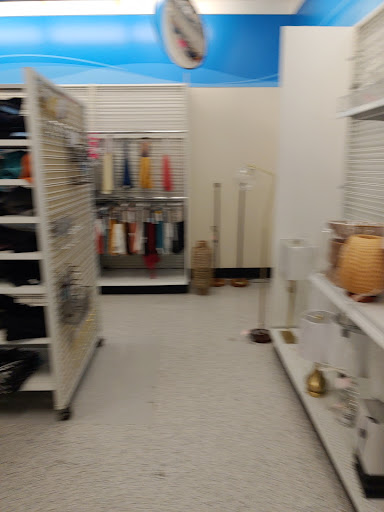 Clothing Store «Ross Dress for Less», reviews and photos, 926 Airport Center Rd, Allentown, PA 18109, USA