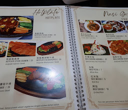 Restaurant Vegetarian Karunia Baru photo