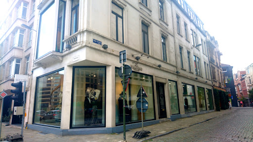 Stores to buy long dresses Antwerp