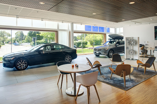 Car Dealer «Patrick Volvo», reviews and photos, 1600 E Higgins Rd, Schaumburg, IL 60173, USA